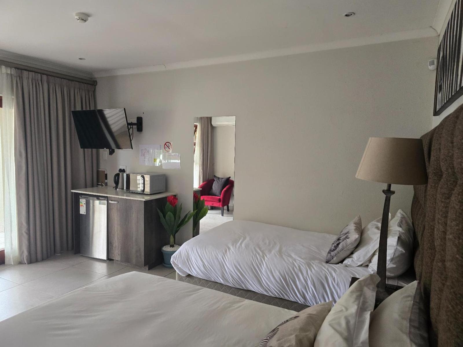 Bonim Guesthouse - Aka Magisha Guesthouse Mbombela Room photo